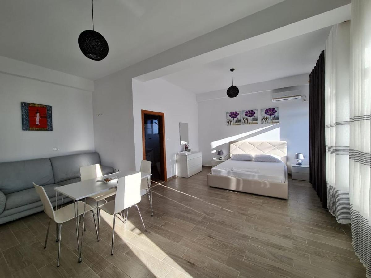 Hc Hotel & Suites Vlorë Extérieur photo