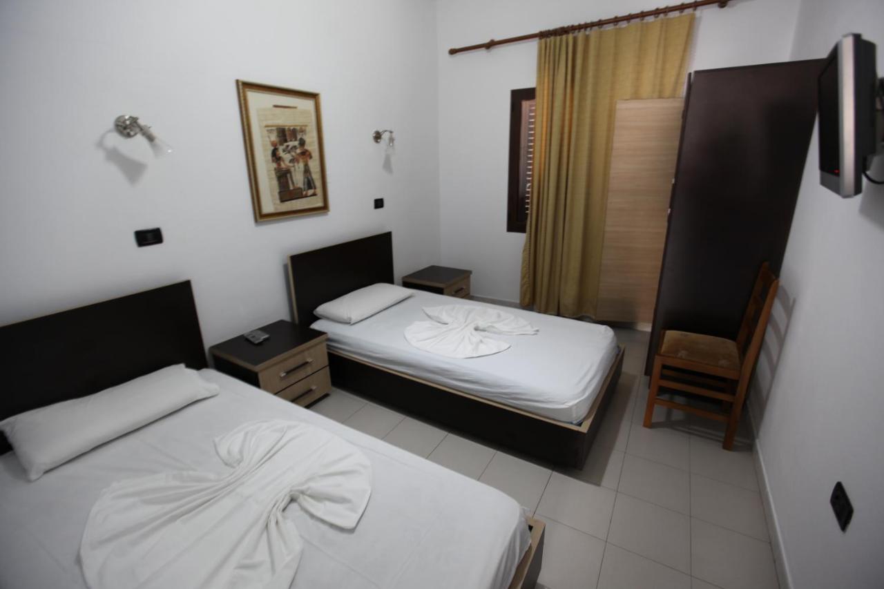 Hc Hotel & Suites Vlorë Extérieur photo