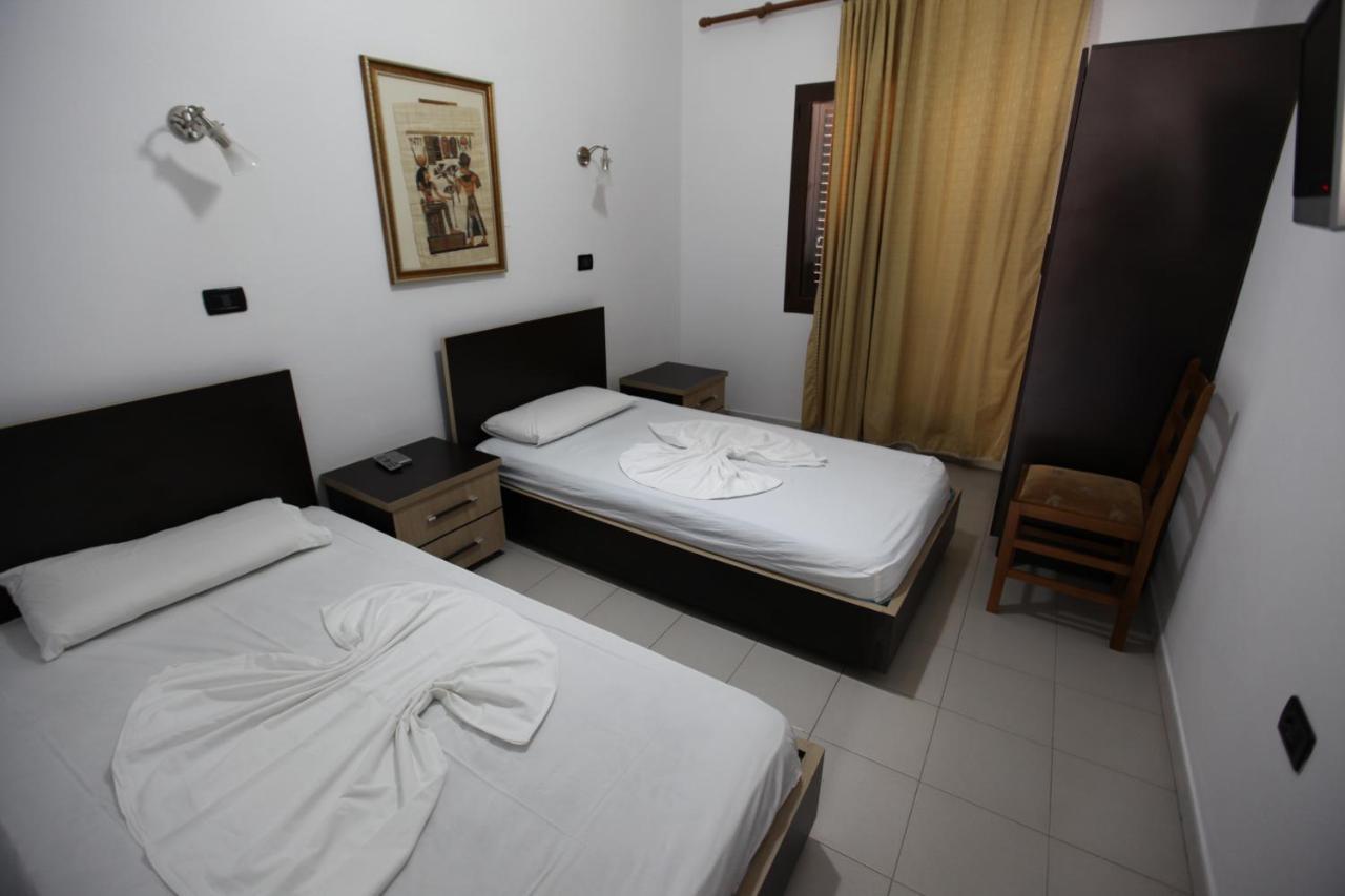 Hc Hotel & Suites Vlorë Extérieur photo