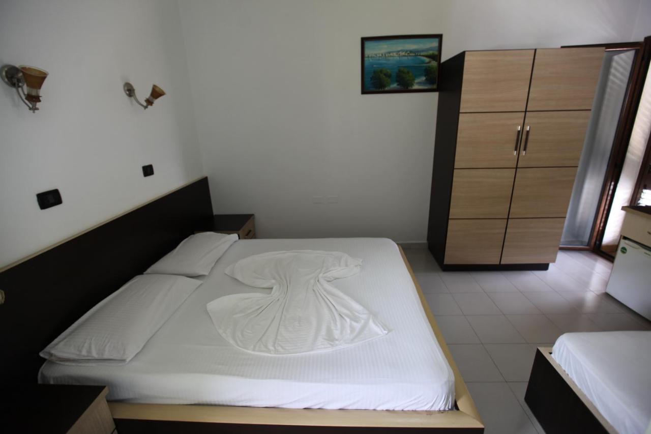 Hc Hotel & Suites Vlorë Extérieur photo