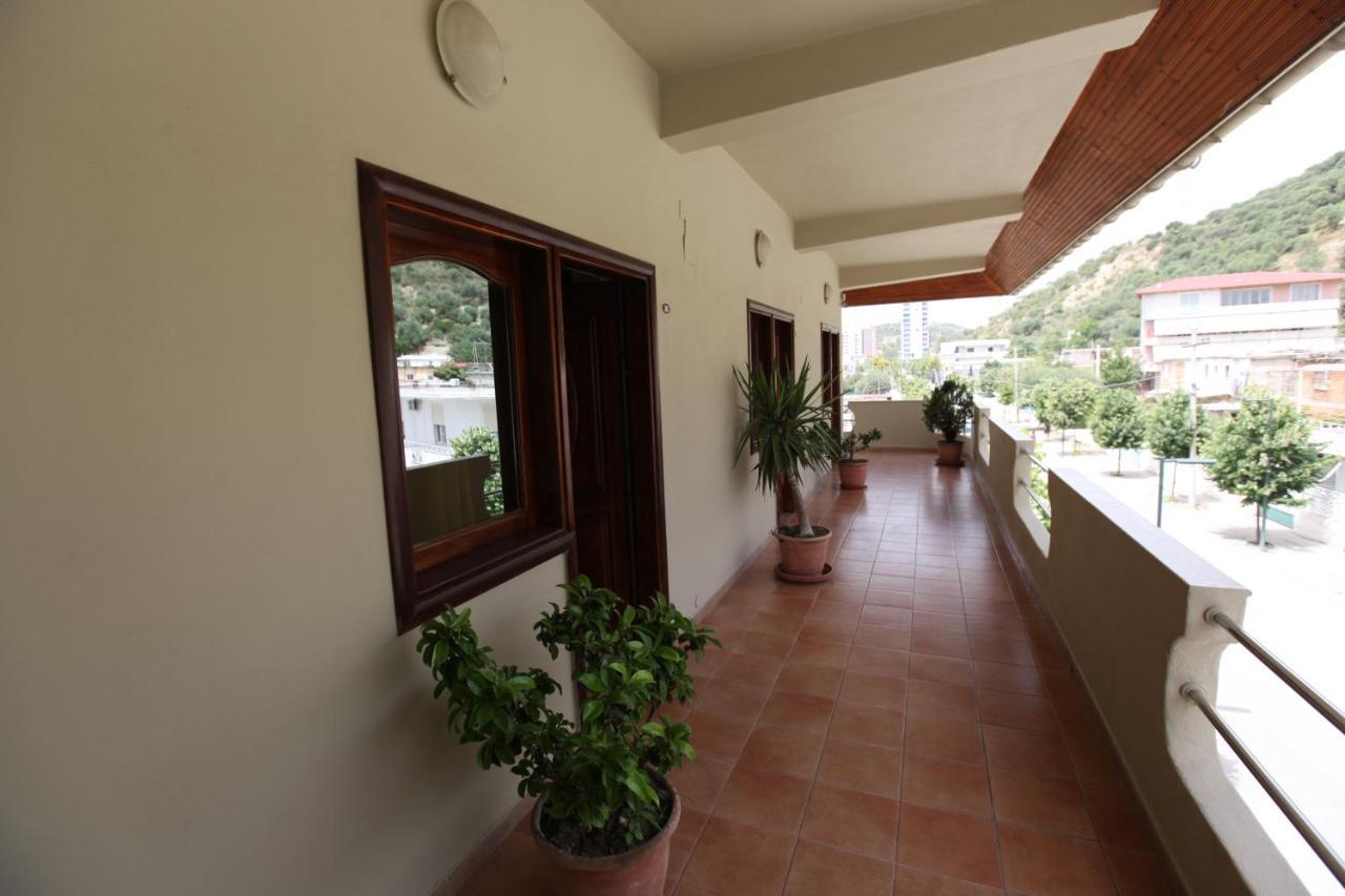 Hc Hotel & Suites Vlorë Extérieur photo