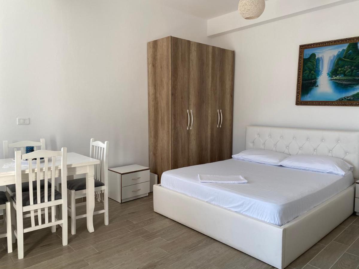 Hc Hotel & Suites Vlorë Extérieur photo