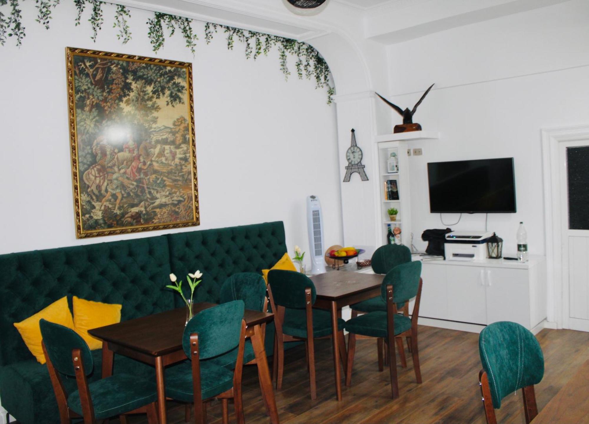 Hc Hotel & Suites Vlorë Extérieur photo