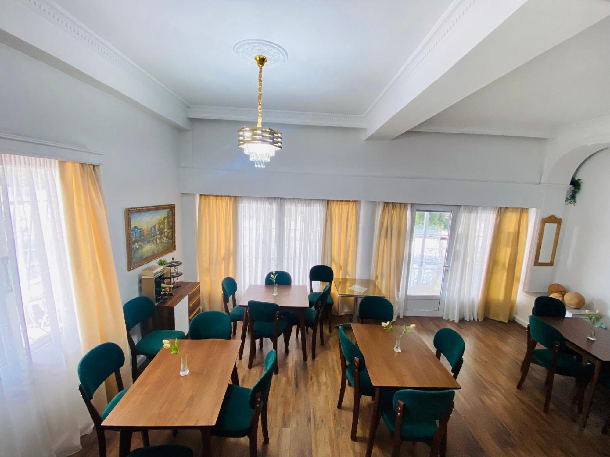 Hc Hotel & Suites Vlorë Extérieur photo