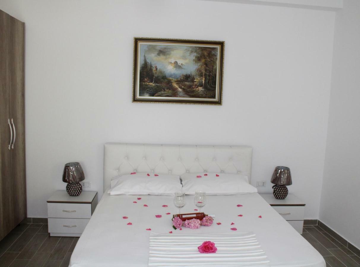 Hc Hotel & Suites Vlorë Extérieur photo